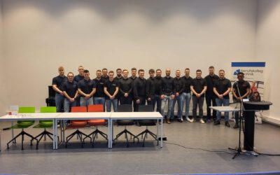 Präsentation von Projektarbeiten der angehenden Elektrotechnikerinnen und -techniker